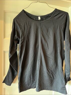 Athleta Women's Black Long-Sleeve sportswear Top with Eyelet Detail